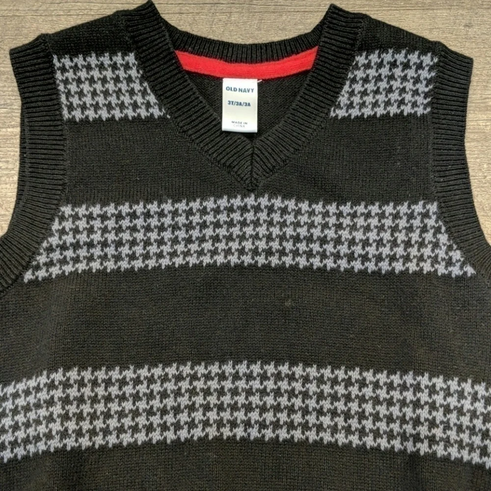 Old Navy Boys Black and Gray Houndstooth Sweater Vest Size 3T EUC - Picture 3 of 4